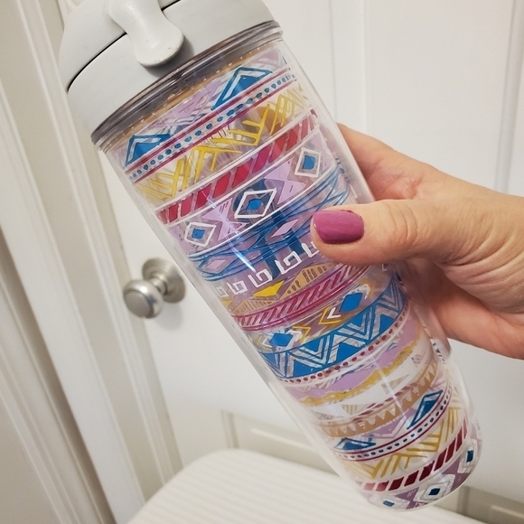 Tervis Initial "R" Tumbler with Twist on Lid 24 ounce - Picture 6 of 7